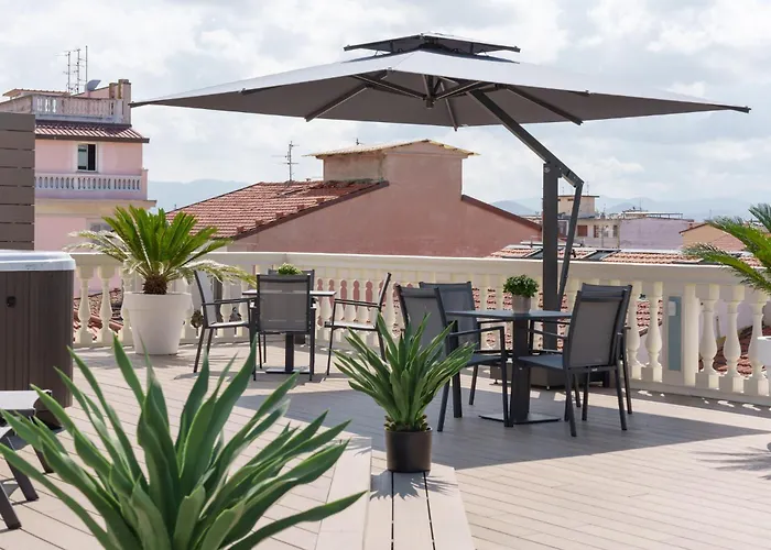 VI Suites